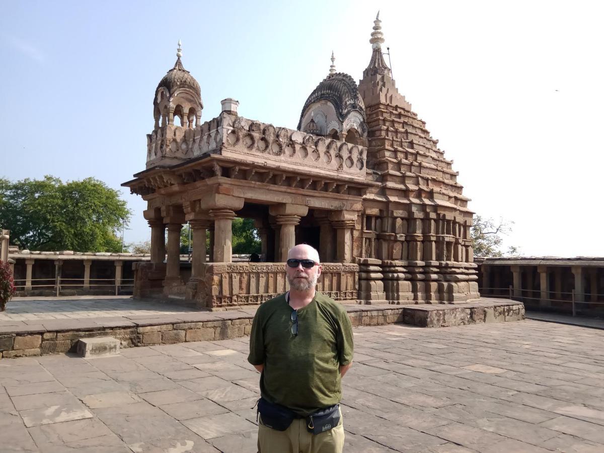 Pratibha Home Stay Jabalpur Exterior foto